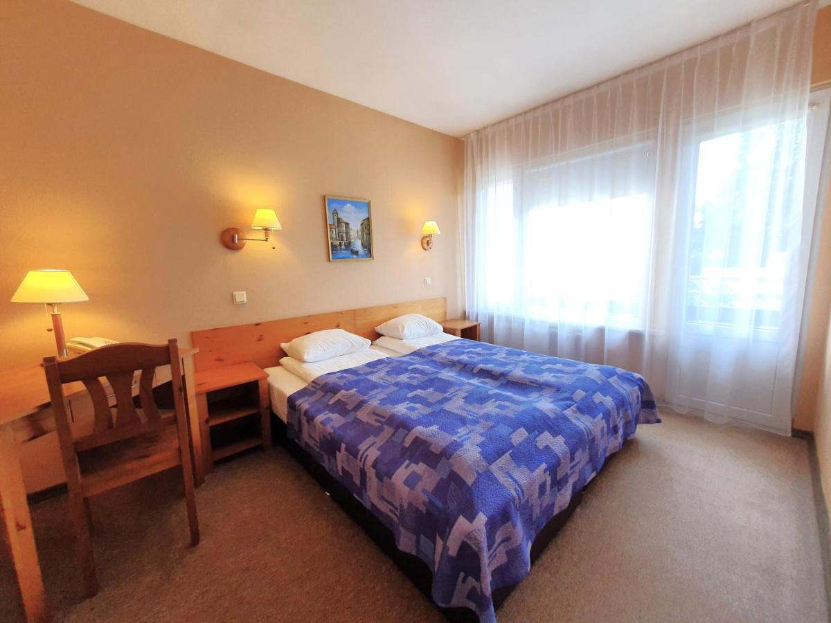 Good Stay Eiropa Hotel Economy Jūrkalne Buitenkant foto