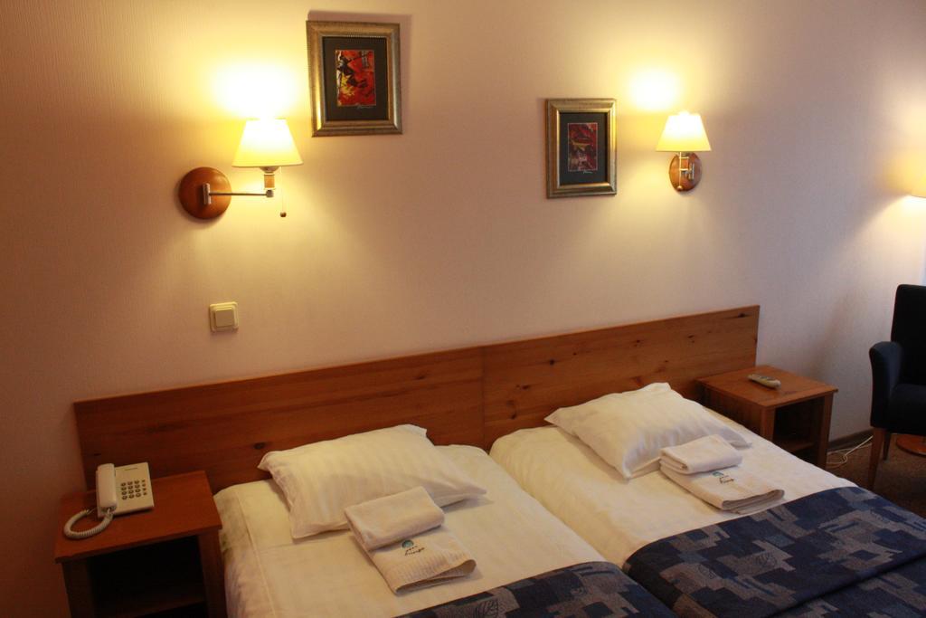 Good Stay Eiropa Hotel Economy Jūrkalne Kamer foto