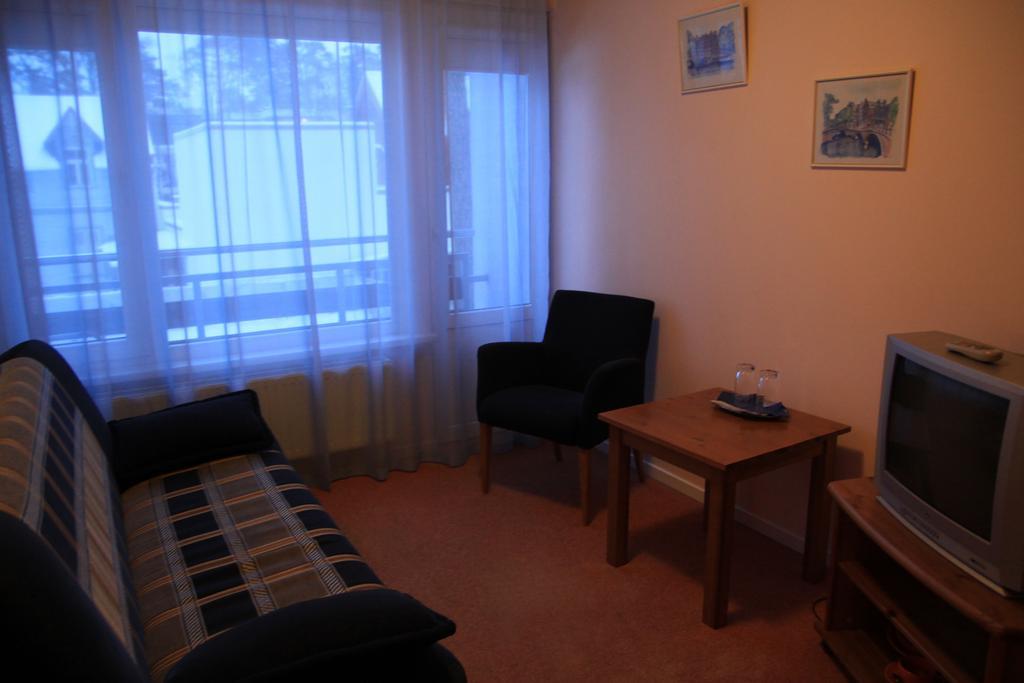 Good Stay Eiropa Hotel Economy Jūrkalne Kamer foto